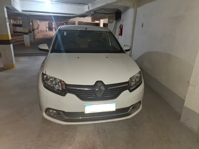 Renault Logan Dynamique Hi-flex 1.6 8V 4P 2014