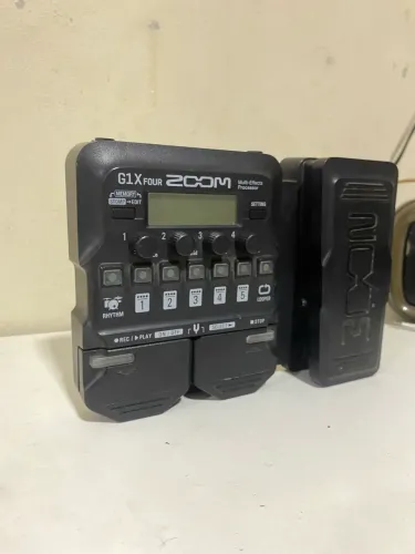 Pedaleira zoom g1xfour