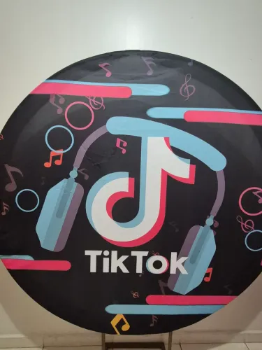 Painel Tiktok Redondo em Tecido 1.5x1.5m