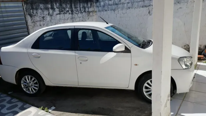 Toyota Etios XLS Sedan 1.5 Flex 16V 4P Mec. 2014