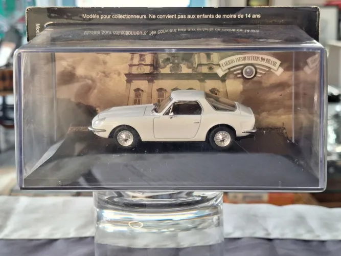 Miniatura Puma GT 1967 Lacrada Carros Inesquecíveis do Brasil
