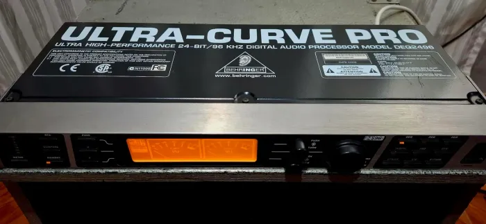 Equalizador Digital Behringer DEQ 2496