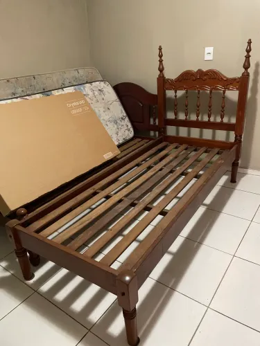CAMA DE MADEIRA