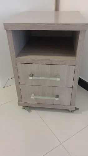 CRIADO MUDO
