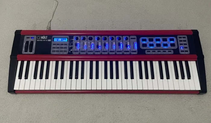 Teclado controlador Költ Kontrolkey 61 PRO