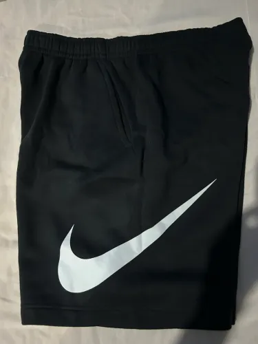 Bermuda e camisa masculina 