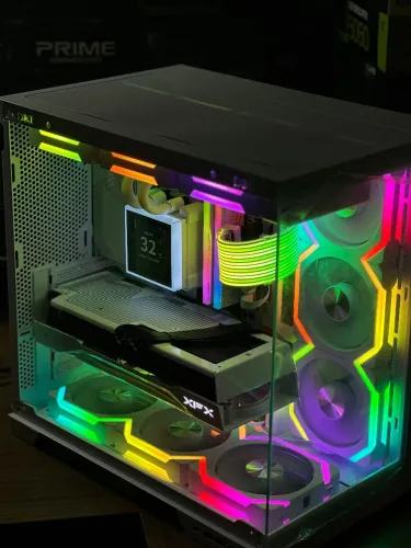 Pc gamer Ryzen 7 9800x3d + Rx 9070 xt 16gb + ddr5 32gb 6000mhz / troco parcelo entrego