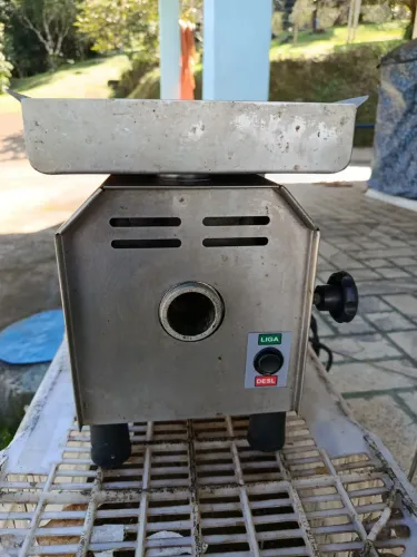 VENDO MÁQUINA DE MOER CARNE BECCARO