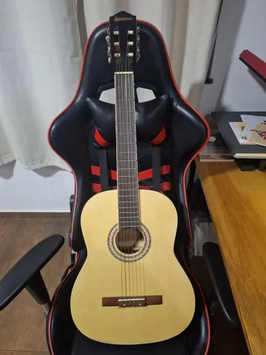 Violão de Nylon Serena - Excelente estado (perfeito para iniciantes)