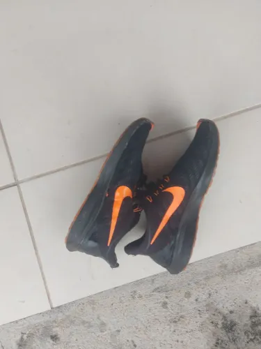 Tênis pra vender logo 