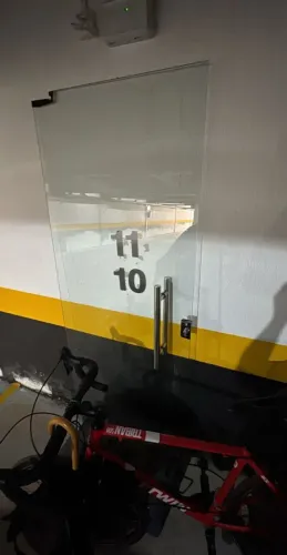 Porta de vidro para vão de porta de 80. 2,07 altura <br><br>Largura 79 <br><br>Comprimento 2.07,5