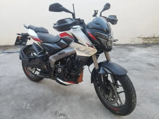 Bajaj Dominar NS200 ano 2026