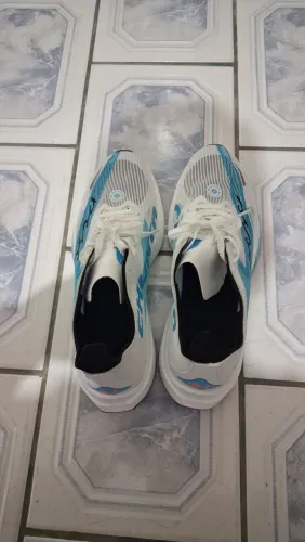 Tenis de corrida