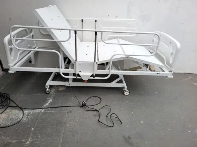 Cama hospitalar elétrica sem elevação