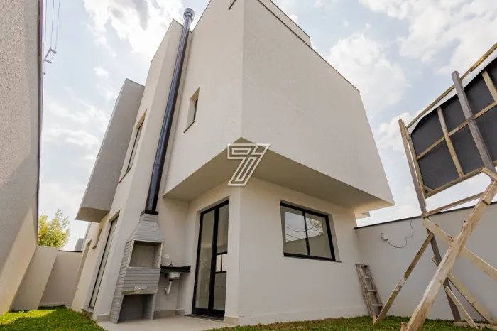 Sobrado em condominio Guabirotuba 3 quartos 2 vagas garagem