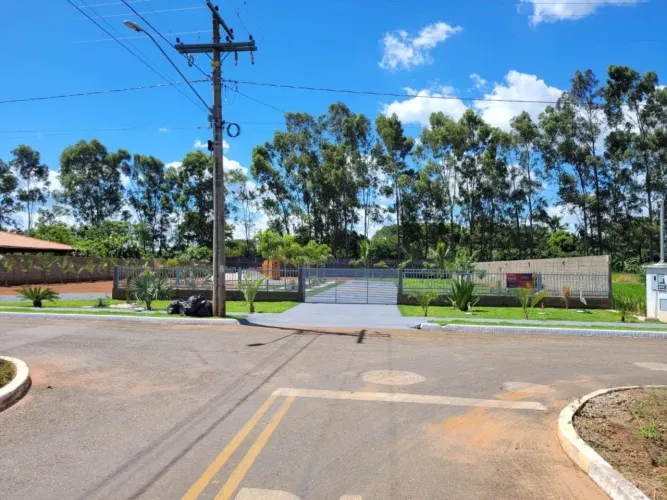 Terreno à venda no bairro Residencial Recanto Dos Ipês em Bela Vista de Goiás/GO