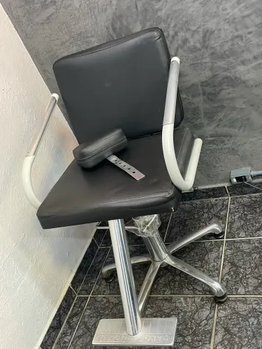 Poltrona reclinável para barbeiro