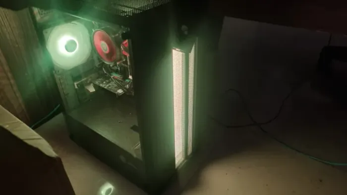 PC GAMER com monitor e acessorios - inter I5 16GB SSD128GB PLACA VIDEO GEFORCE GT 730 4GB