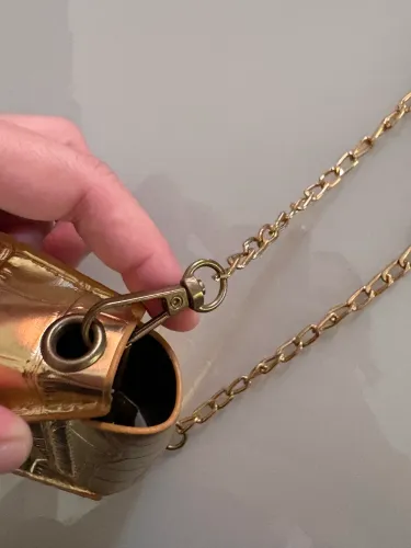Mini bolsinha dourada Shein
