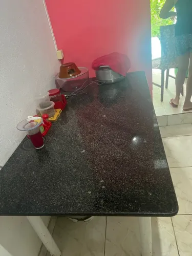 Vende-se mesa de mármore