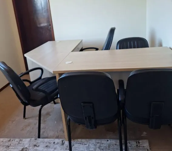 Mesa De Escritório Em L (2 Mesas + Conector Extensor) Com Gavetas