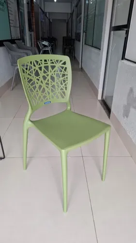 Cadeira em Polipropileno Verde (01 unidade)