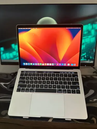 MACBOOK PRO 2017 16GB 256GB C/TOUCH BAR !!OPORTUNIDADE!!