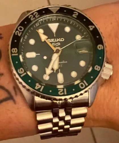 Relógio Seiko GMT verde e preto pulseira Jubille
