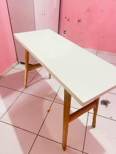 Mesa/escrivaninha