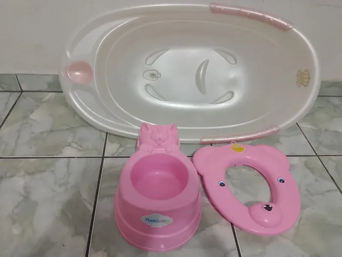 Banheira infantil, pânico e redutor de assento