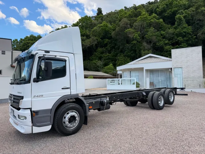 Atego 2425 completo chassi 9.40 # o mas novo do Brasil#