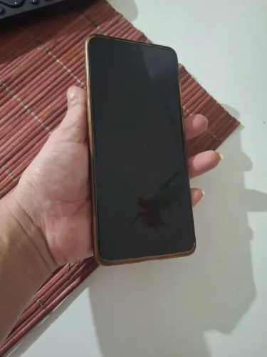 Celular S20+