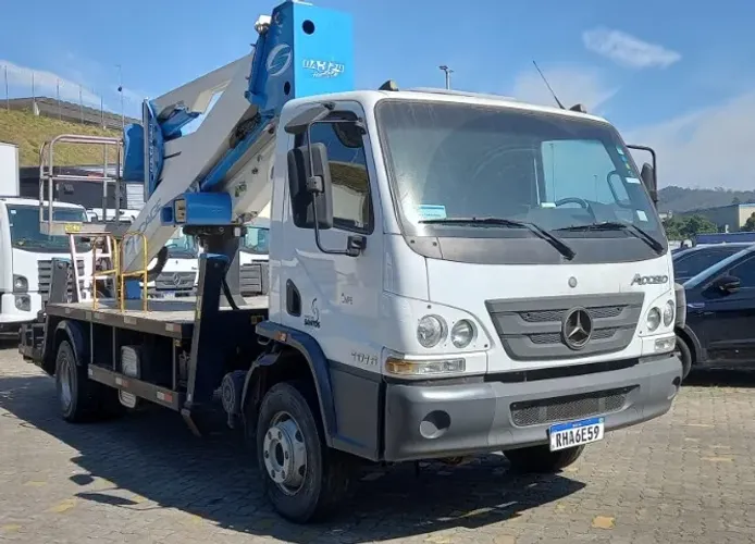 ACCELO 1016 2020 COM PLATAFORMA ELEVATÓRIA BAIXO KM