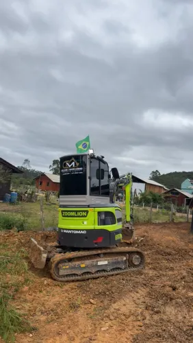Mini escavadeira - prestação de serviço 