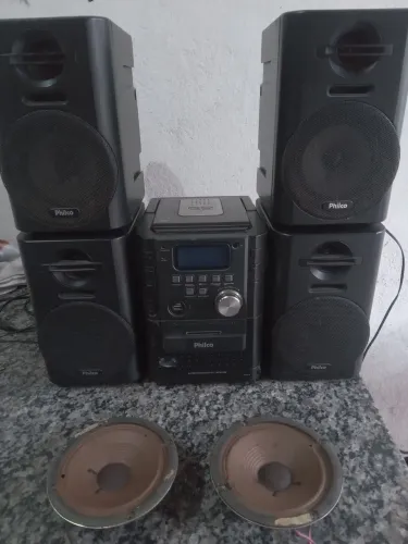 Microsistem com caixas de som