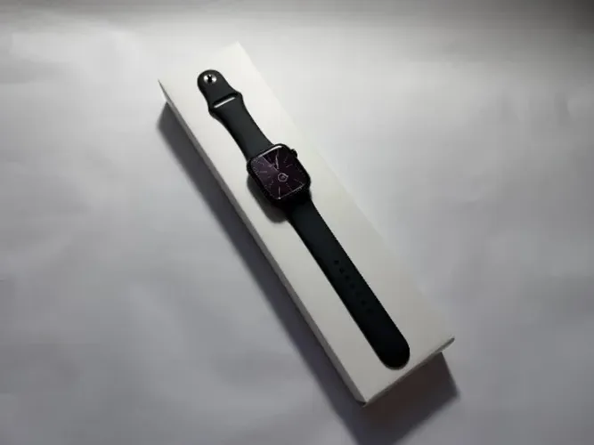 Apple Watch Series 8 GPS - Caixa meia-noite de alumínio 45 mm - *sem detalhes*