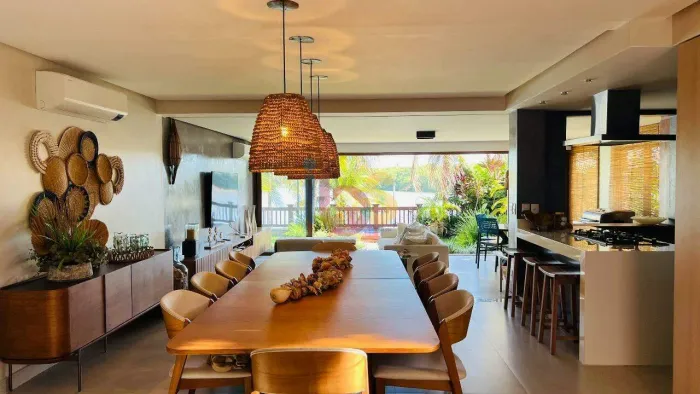 Vendo Casa de Alto Padrão com 5/4 à Beira do Rio Buranhém