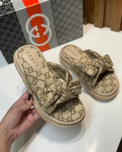 Chinelinho Gucci