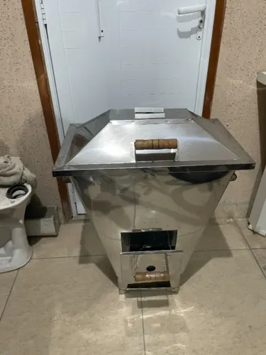 Churrasqueira a Bafo de Aço para carvão.