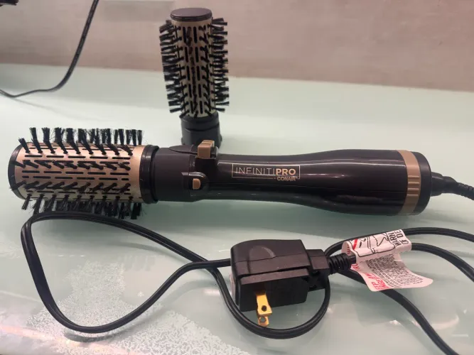 Imperdível escova secadora CONAIR Infinito Pro 110v