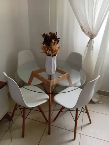 Mesa de jantar 1 metro 4 cadeiras 