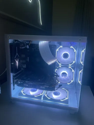 Gabinete gamer com fans 