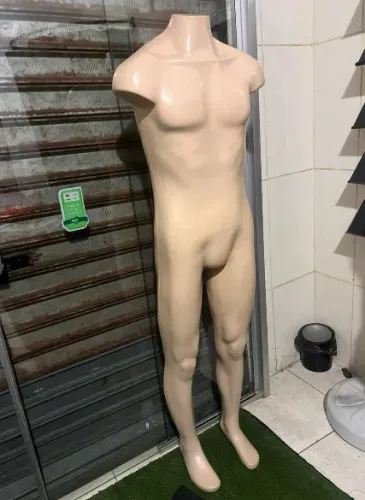 Manequim Masculino Sem Braço e Cabeça de Plástico
