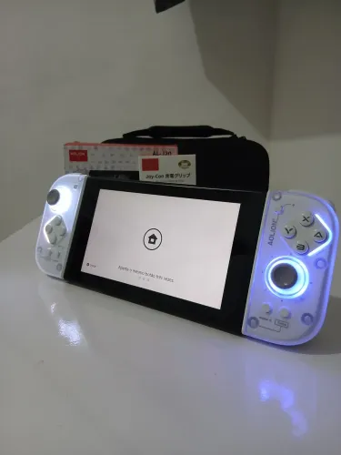 Nintendo Switch Na Caixa + Controles PRO Ergonômicos com Case
