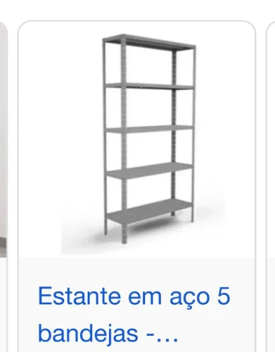 prateleira de estoque cinza