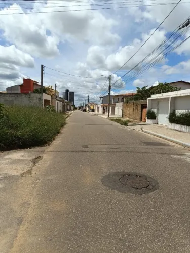 Lotes a venda no Alto das Candeias (360 m2)
