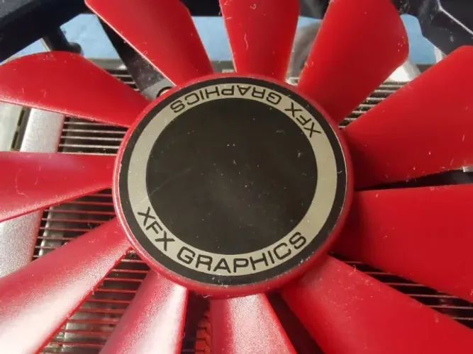 Placa de vídeo XFX RX 580 8GB DDR5 256bits