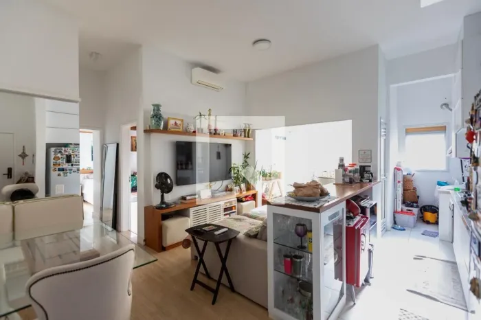 APARTAMENTO RESIDENTIAL em Campinas - São Paulo, Cambuí
