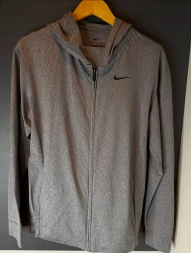 Jaqueta Nike Dri-FIT tamanho P