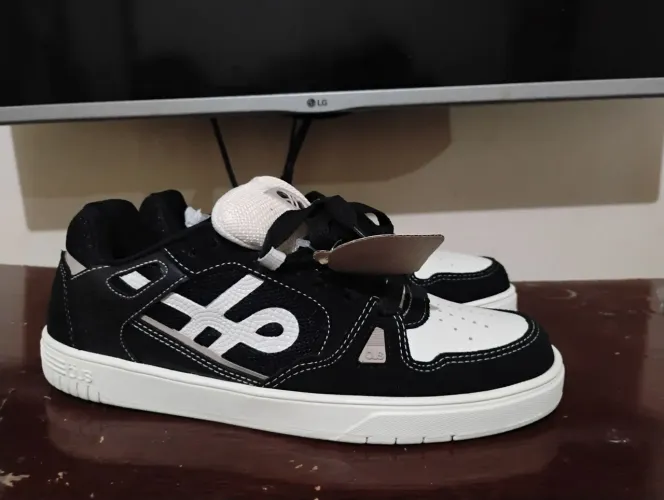 OUS 2k tamanho 40 original na caixa